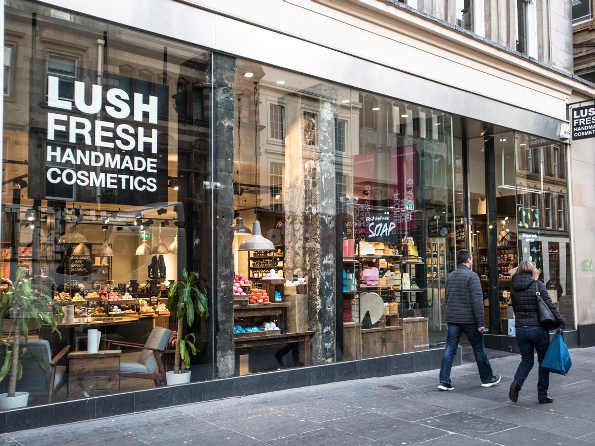 «Рад потерять 13 миллионов долларов»: бренд Lush в знак протеста ушел из социальных сетей