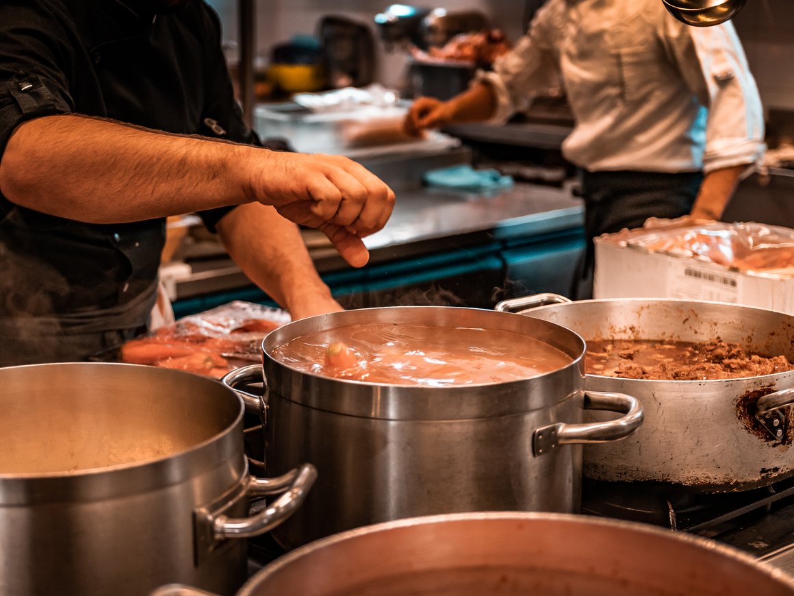 Рестораторы просят упростить наем иностранных работников