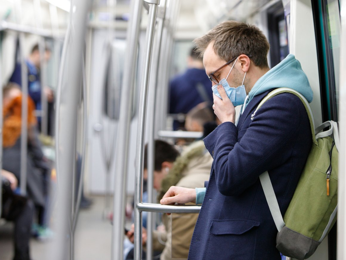 Дезинфекция транспорта, закрытие школ: как московские власти борются с распространением коронавируса