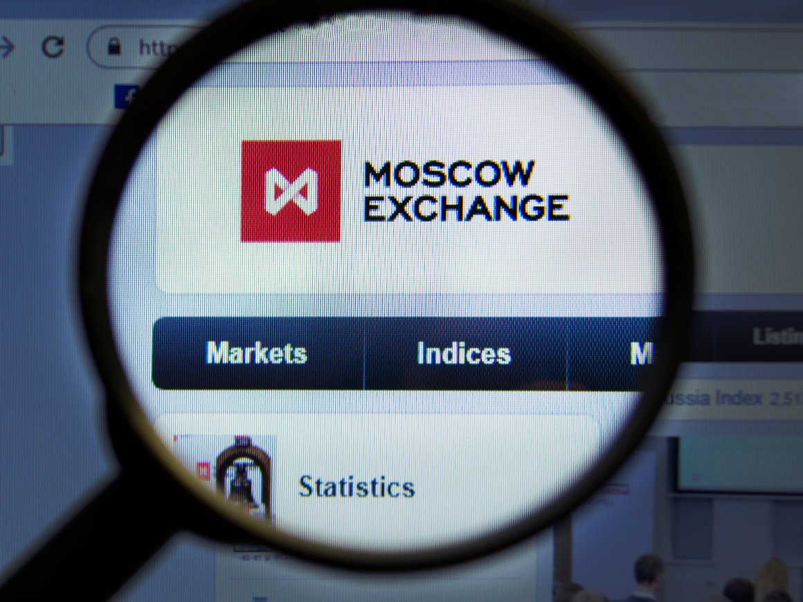 Количество частных инвесторов на Мосбирже в мае выросло на 496 тыс. человек