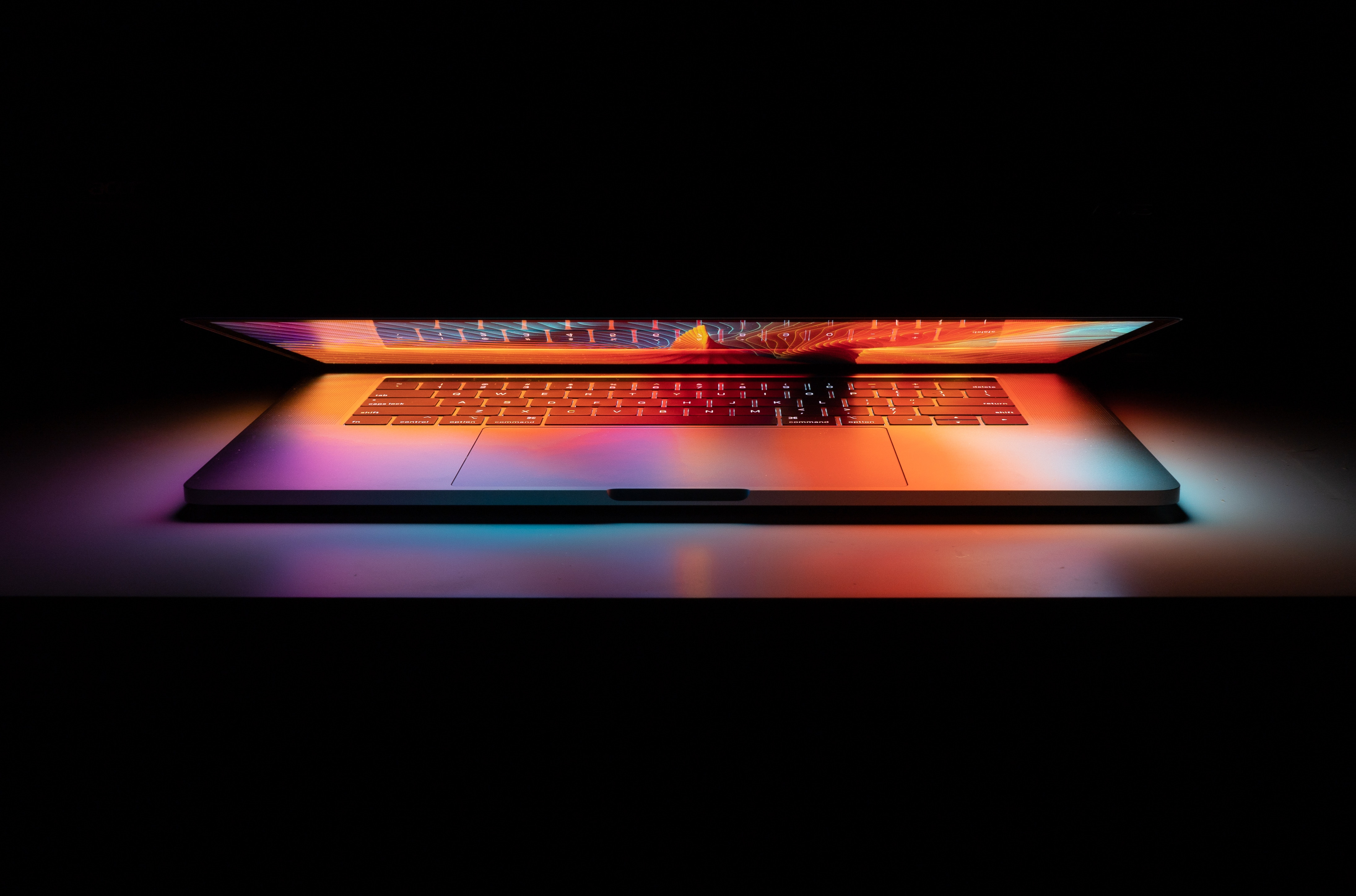 Apple изменила дизайн нового MacBook Pro и добавила порты на боковой грани