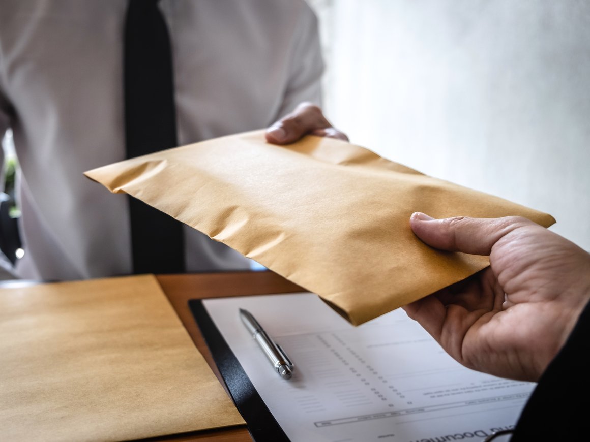 Эксперты оценили объем взяток в госзакупках почти в 6,6 трлн рублей