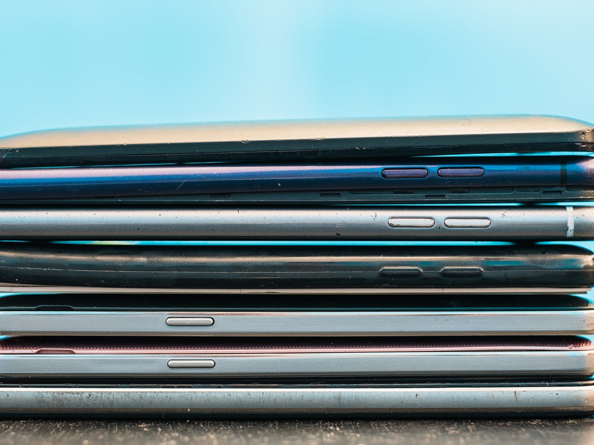 Мировой рынок смартфонов сократился на 6% из-за полупроводникового дефицита