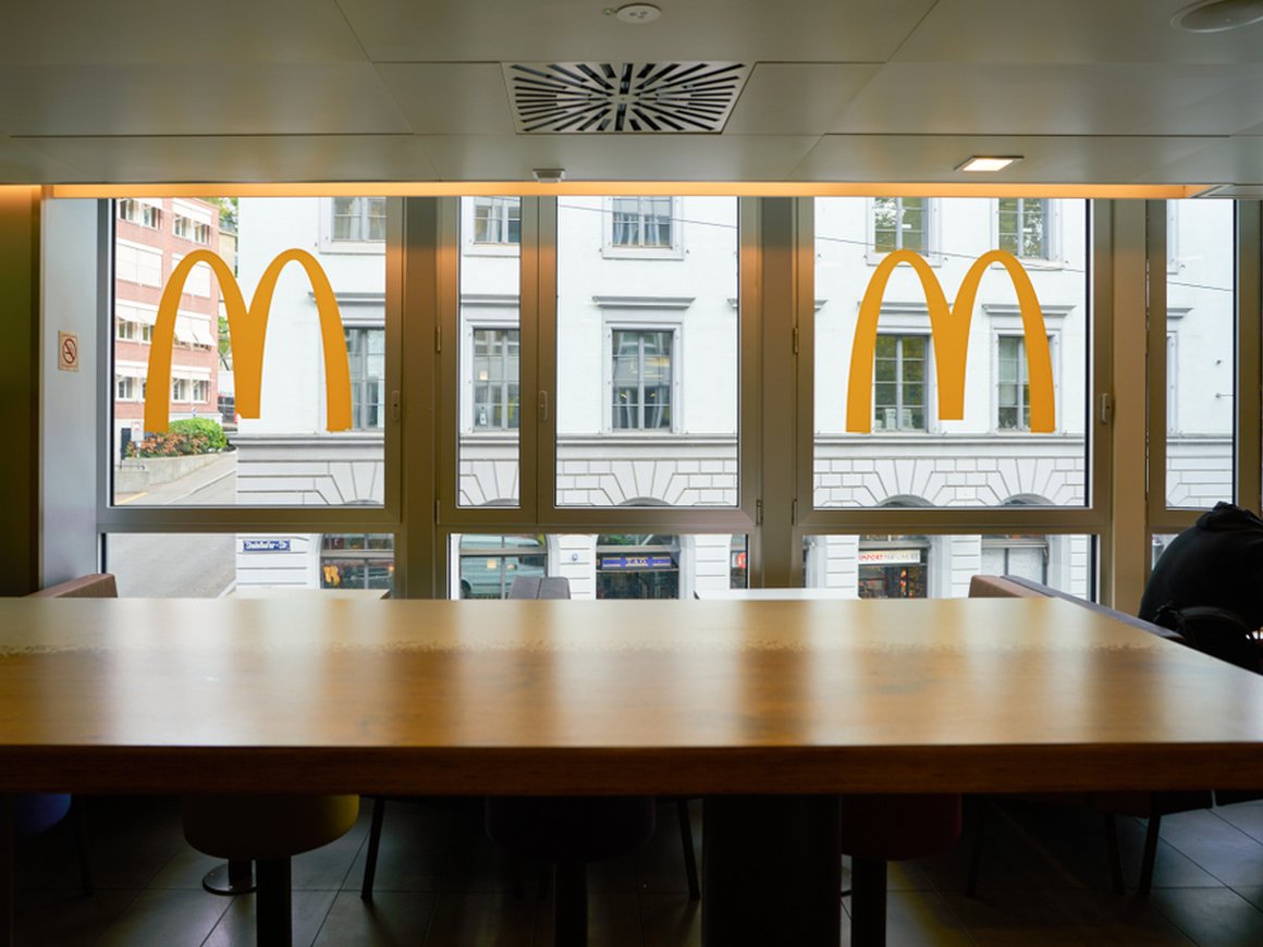 «Ашан», IKEA и McDonald's вошли в список системообразующих компаний России