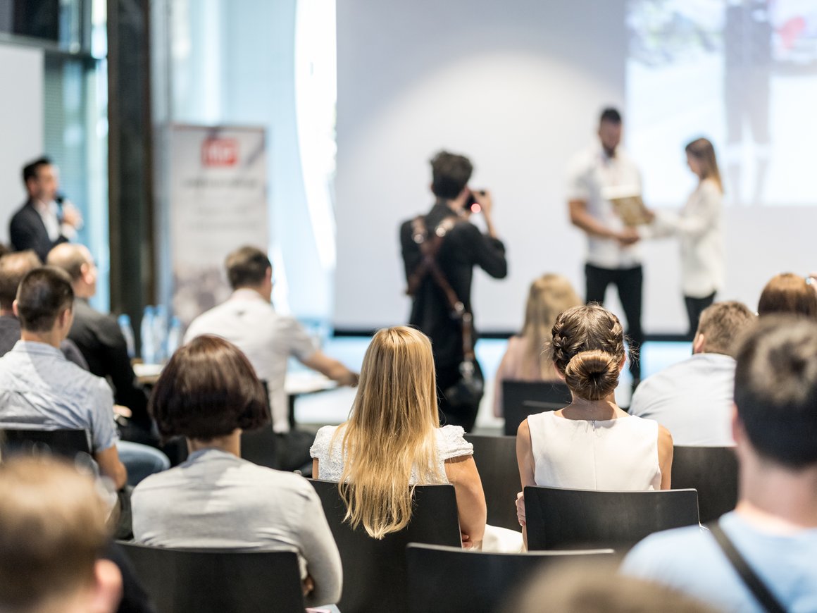 Стартовал прием заявок на участие в PR-премии для предпринимателей «Громче!»