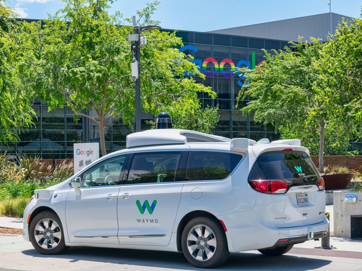 Добро пожаловать в Simulation City: как Waymo тестирует автономный транспорт с помощью симуляции