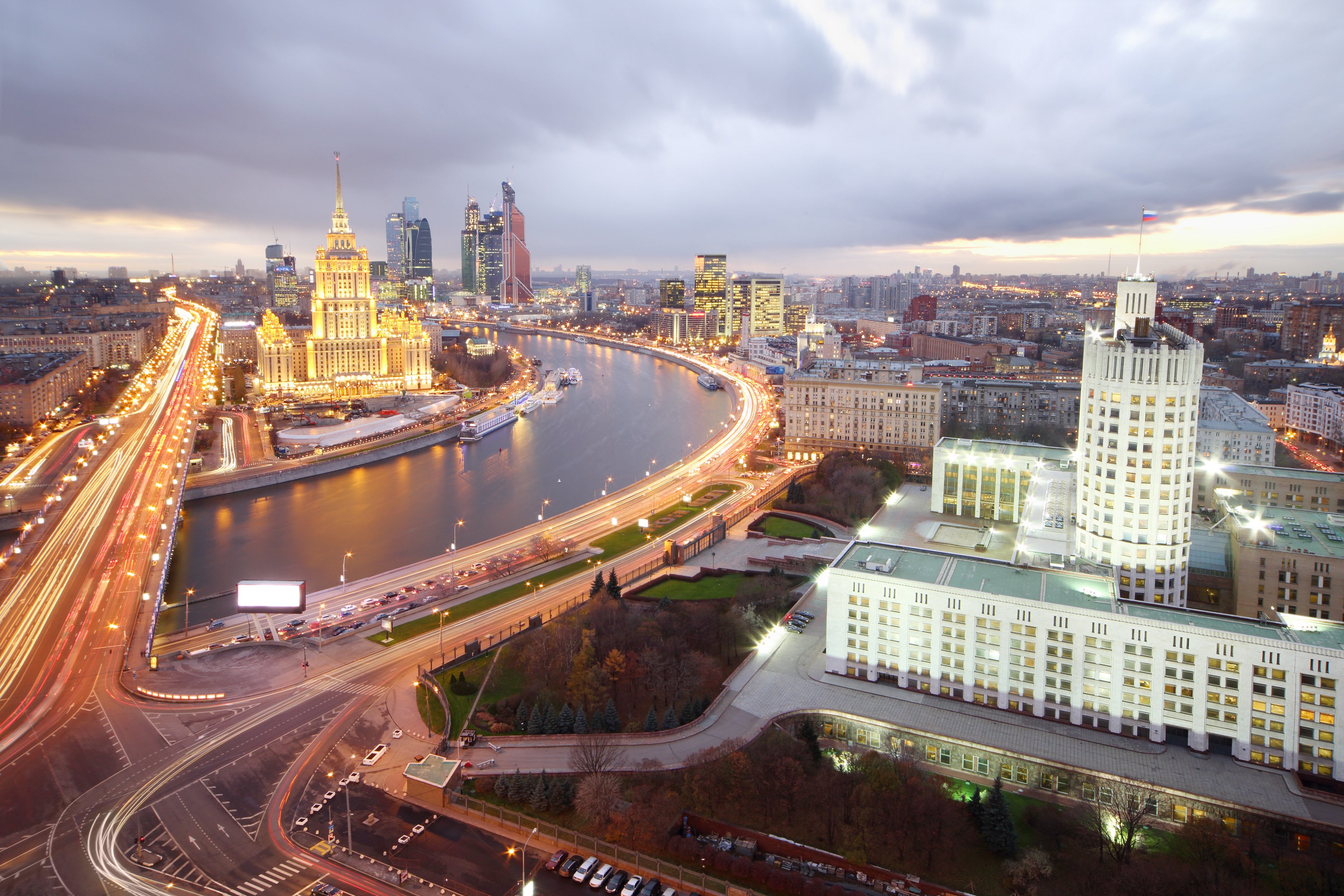 Фотографии москвы сайт. Гостиница Украина панорама. Дом правительства РФ И гостиница Украина. Гостиница Украина вид сверху. Вид на центр Москвы.