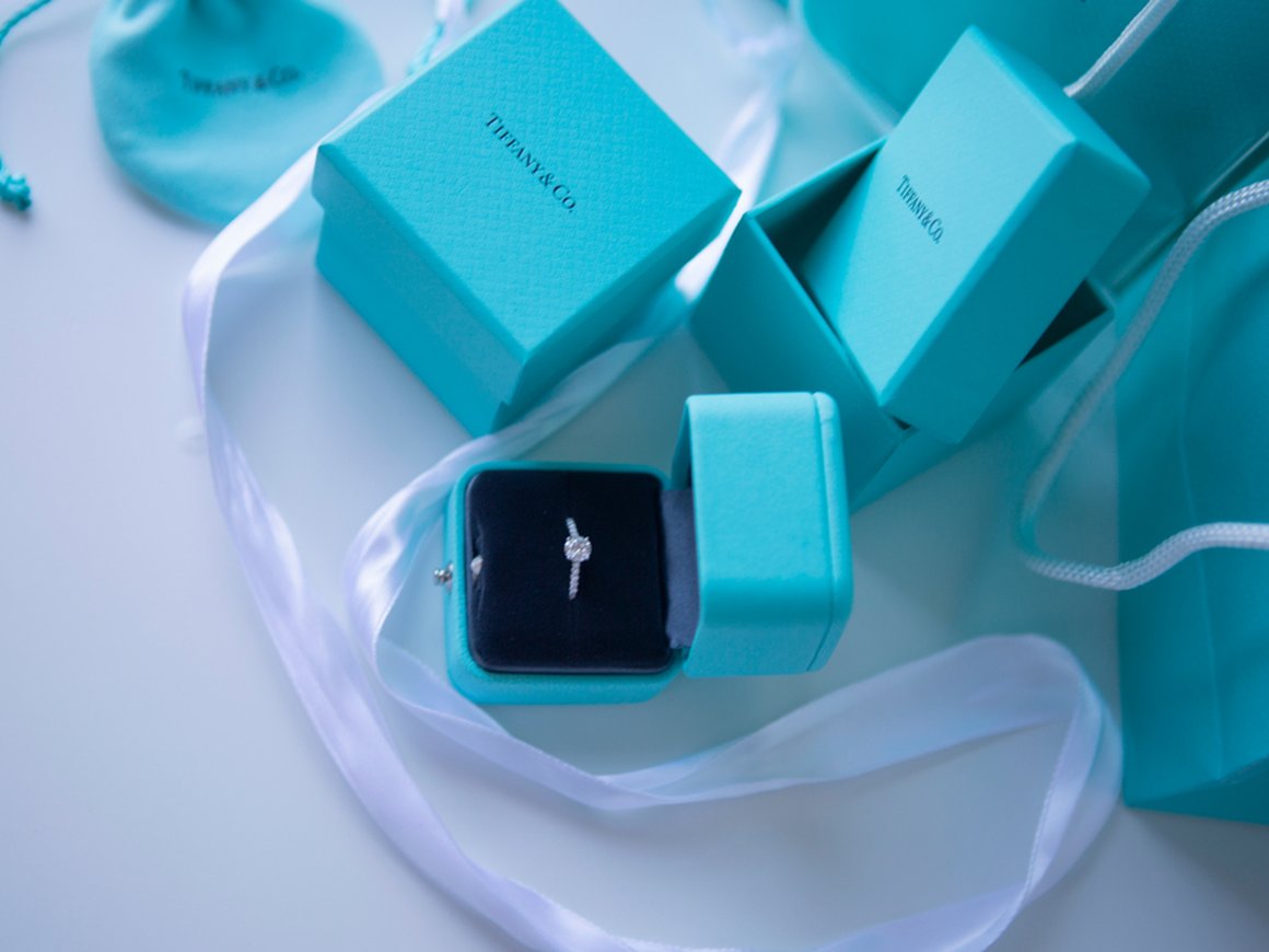 Tiffany и LVMH начали переговоры о снижении стоимости сделки по слиянию