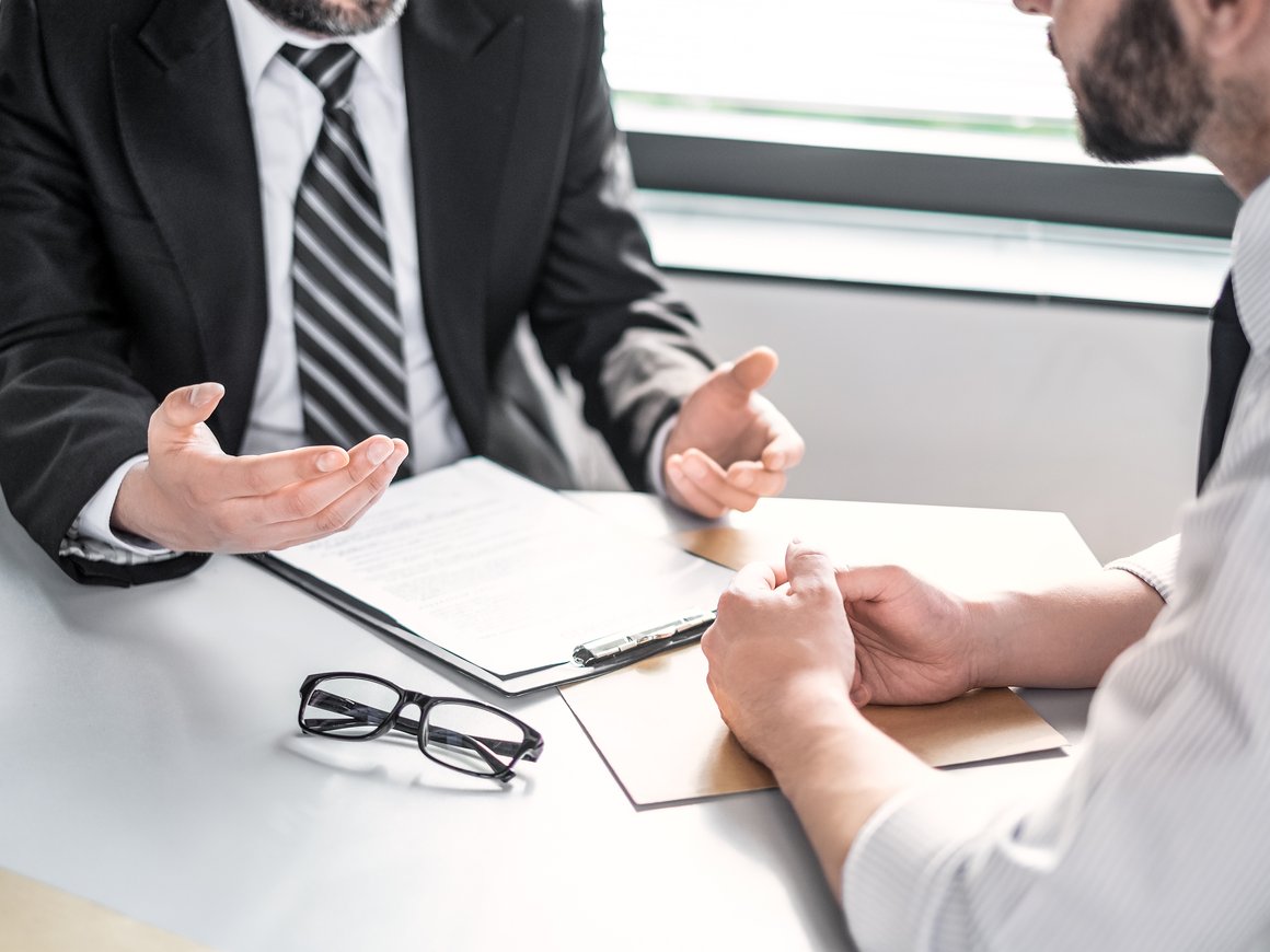 Подписали госконтракт, а потом пришла повестка: что вы делаете не так? Основные ошибки при работе с госзаказчиком