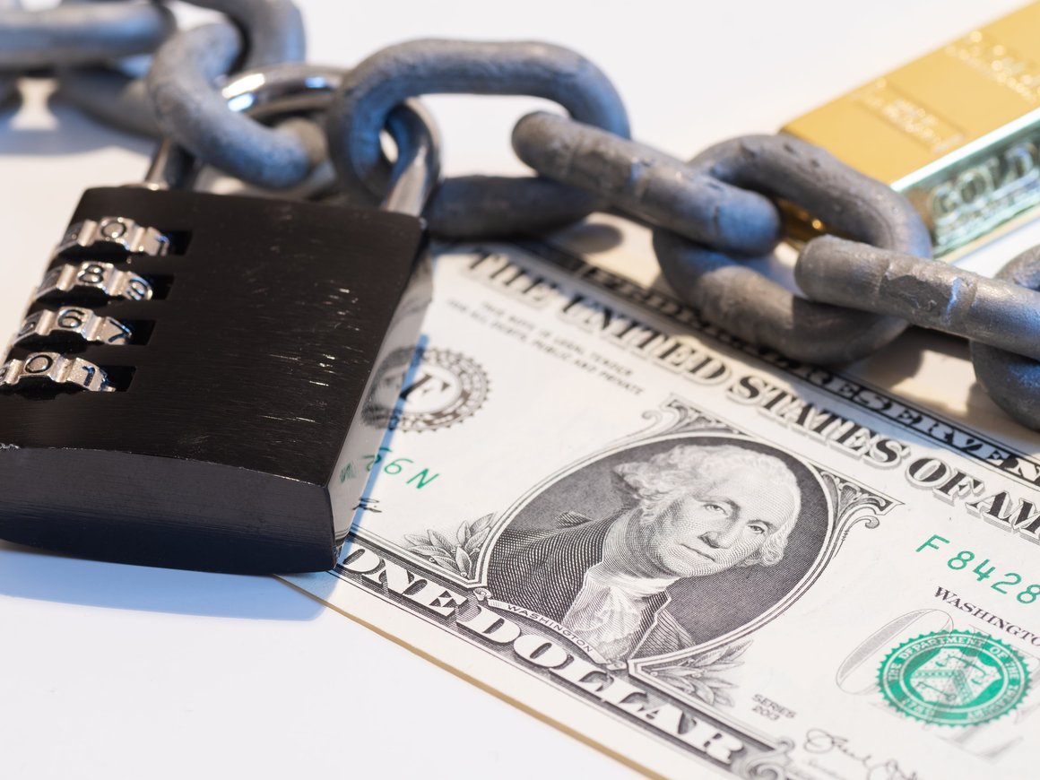 Еврокомиссия заявила о запрете участия в обмене активами с россиянами