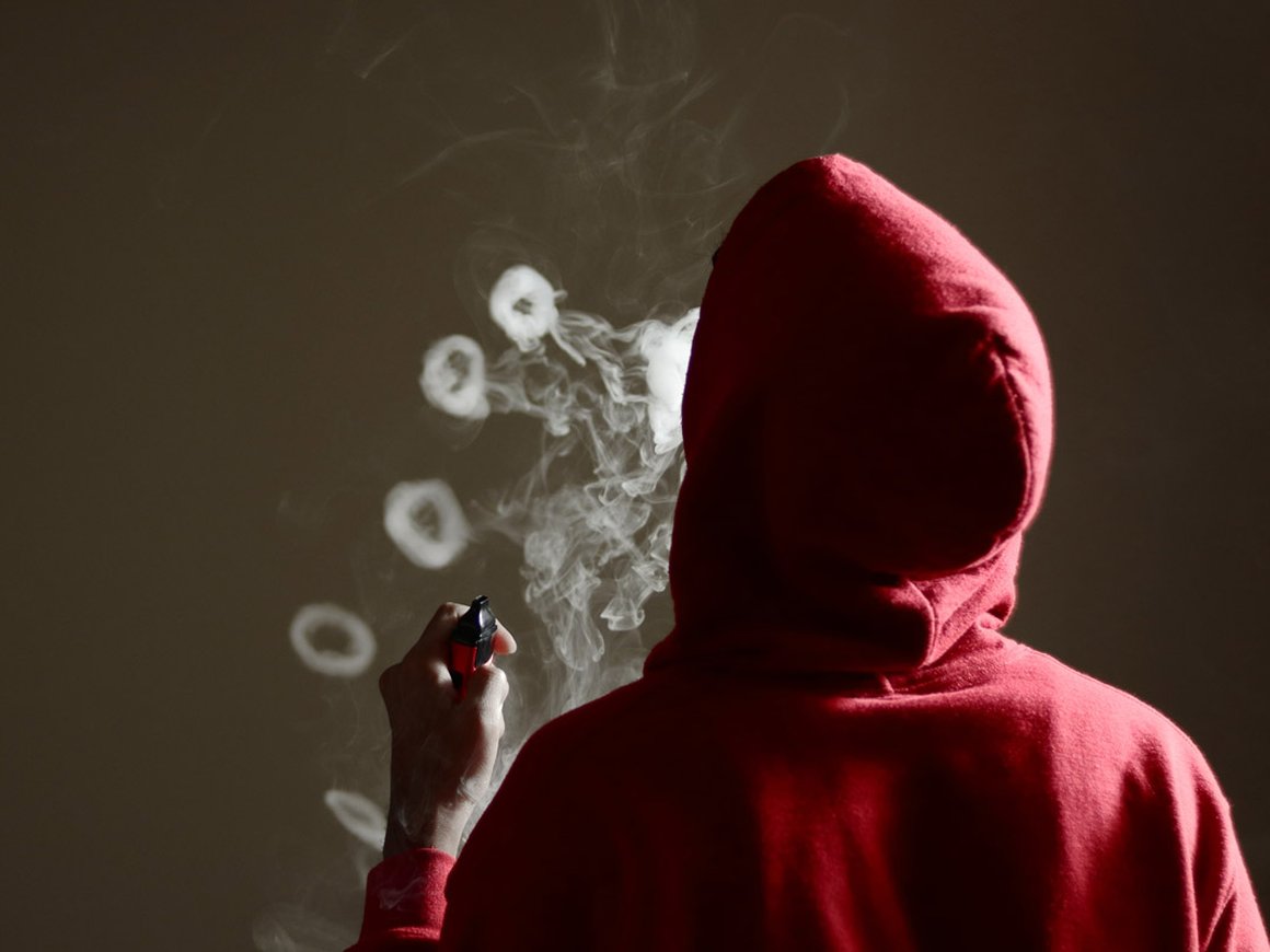 Госдума ввела уголовную ответственность за повторную продажу табака детям
