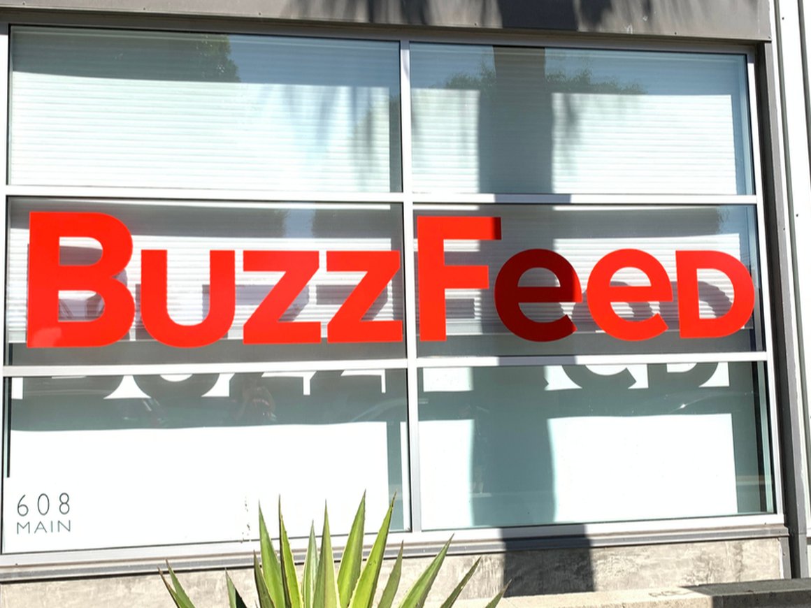 Акции Buzzfeed подорожали вдвое на новости о привлечении нейросети ChatGPT к подготовке текстов