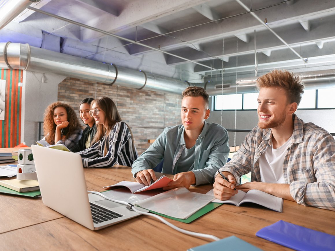 ВШЭ проводит всероссийский кейс-чемпионат по предпринимательству для школьников