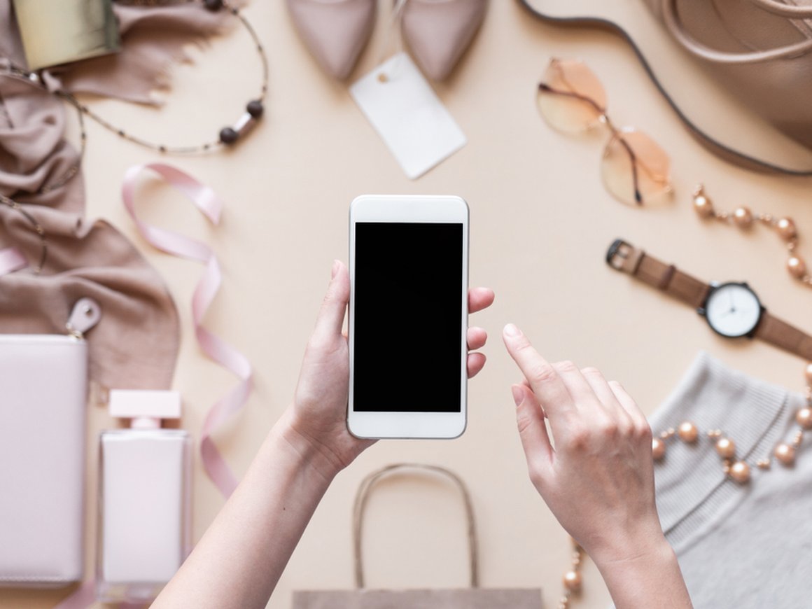 «Клипы ВКонтакте» выпустили линейку интерактивной одежды с «оживающими» принтами