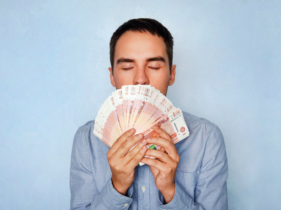 Россияне назвали справедливый размер минимальной зарплаты