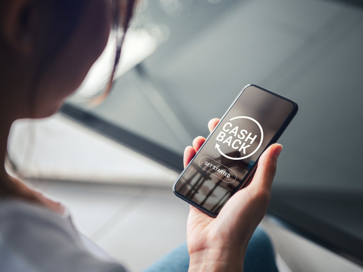 Четыре крупных банка за год выплатили свыше 150 млрд рублей в виде кешбэка