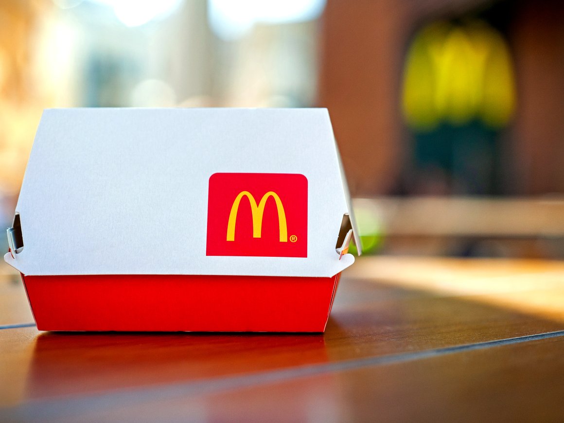 «КСБ Виктори Рестораны» опровергла смену названия ресторанов McDonald’s в Белоруссии на «Мы открыты»