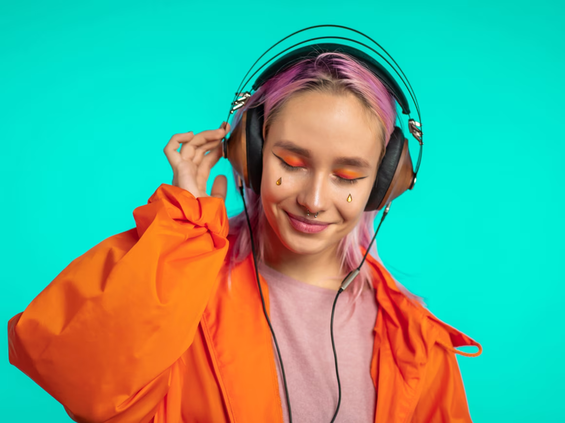 «Яндекс.Музыка» рассказала, какие песни слушали на повторе в 2010-х