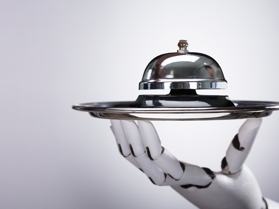 Виртуальные консьержи и вендинг с виски: как устроен полностью автоматизированный отель