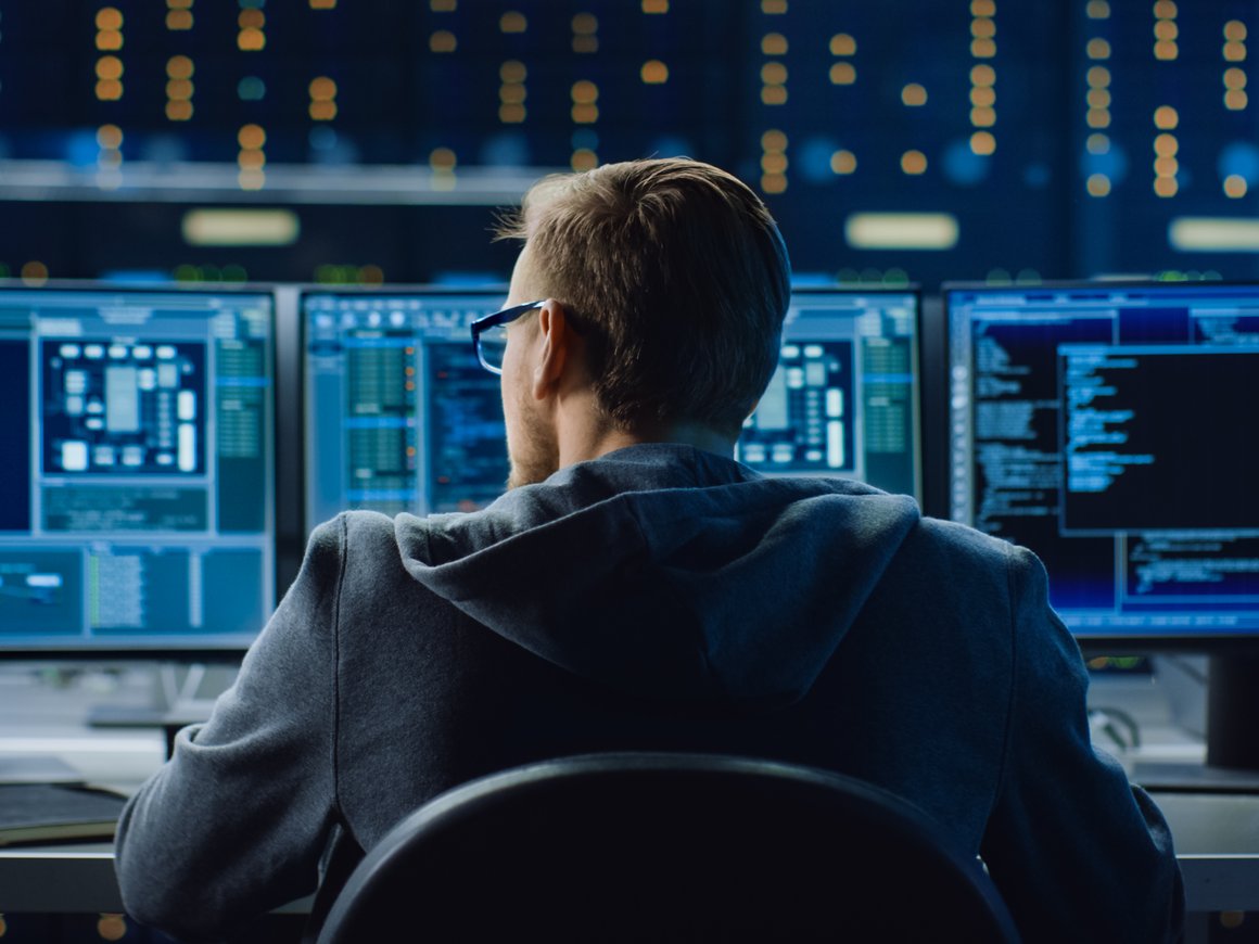 Высокие зарплаты и «гендерность» профессии: IT-специалисты назвали раздражающие их стереотипы