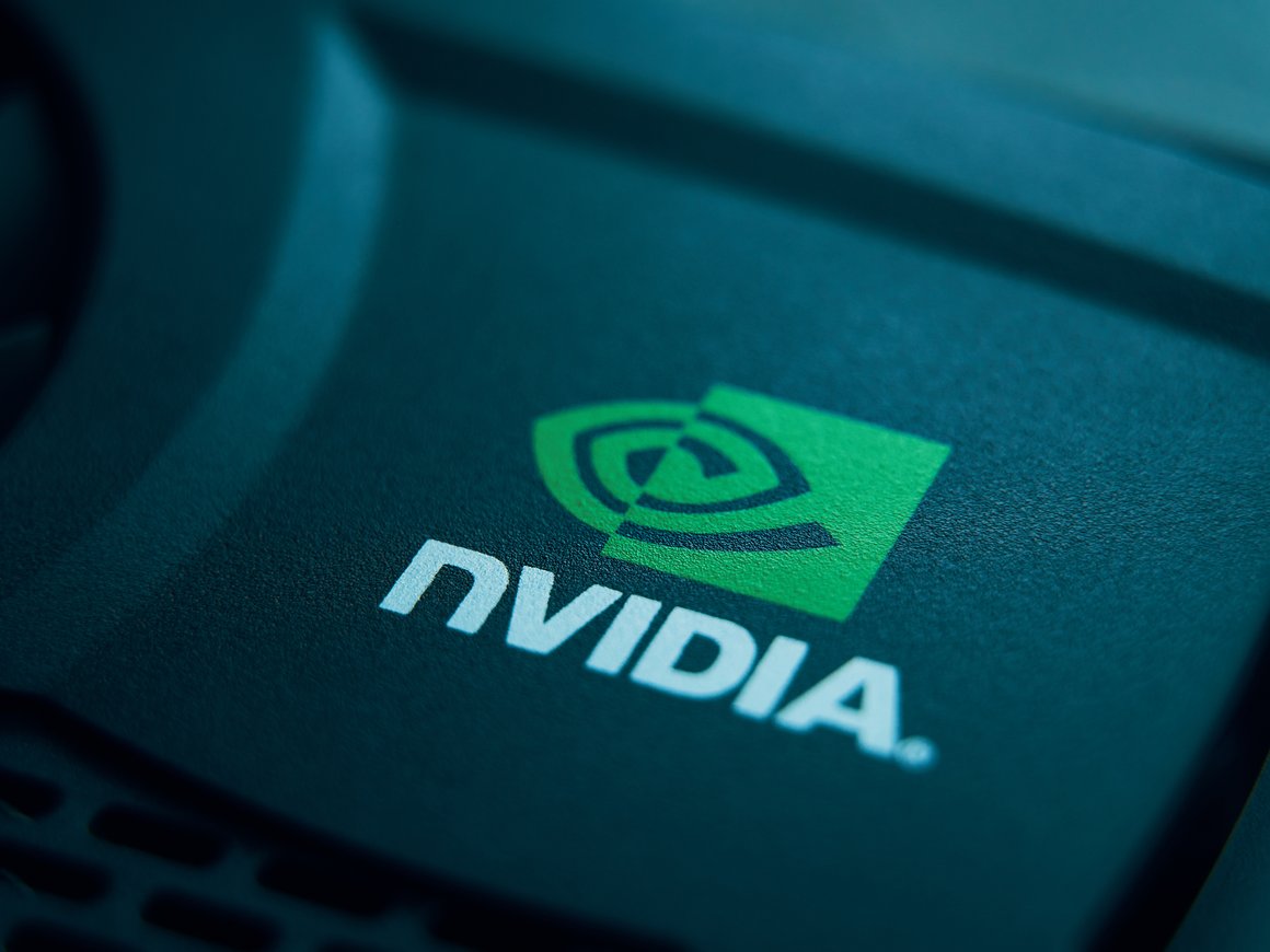 Взрывной рост акций Nvidia довел капитализацию компании почти до $1 трлн