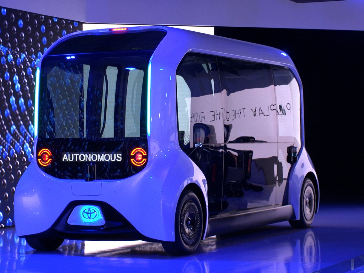 Toyota приостановила использование электробуса после аварии на Паралимпиаде