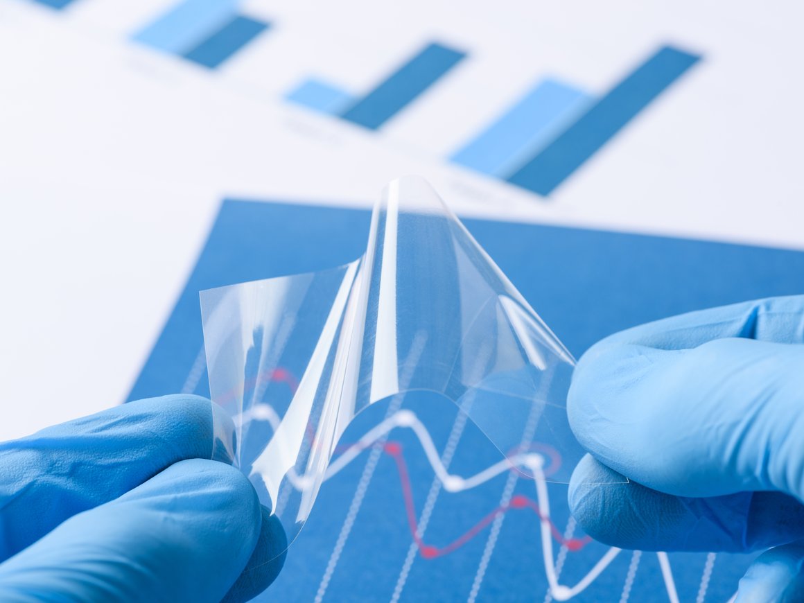 Смена фокуса в пандемию: как с тюнинга автомобилей переключиться на антимикробную пленку