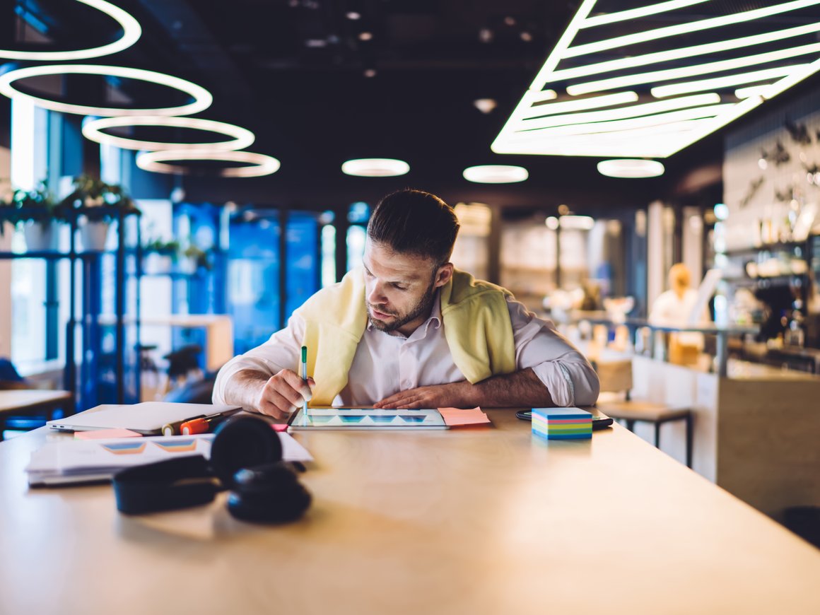 60% миллениалов в США с годовым доходом более $100 тыс. рассказали о жизни от зарплаты до зарплаты