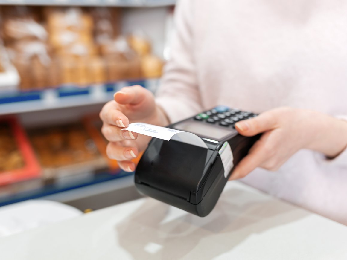 Бизнес предупредил о риске дефицита чековой ленты