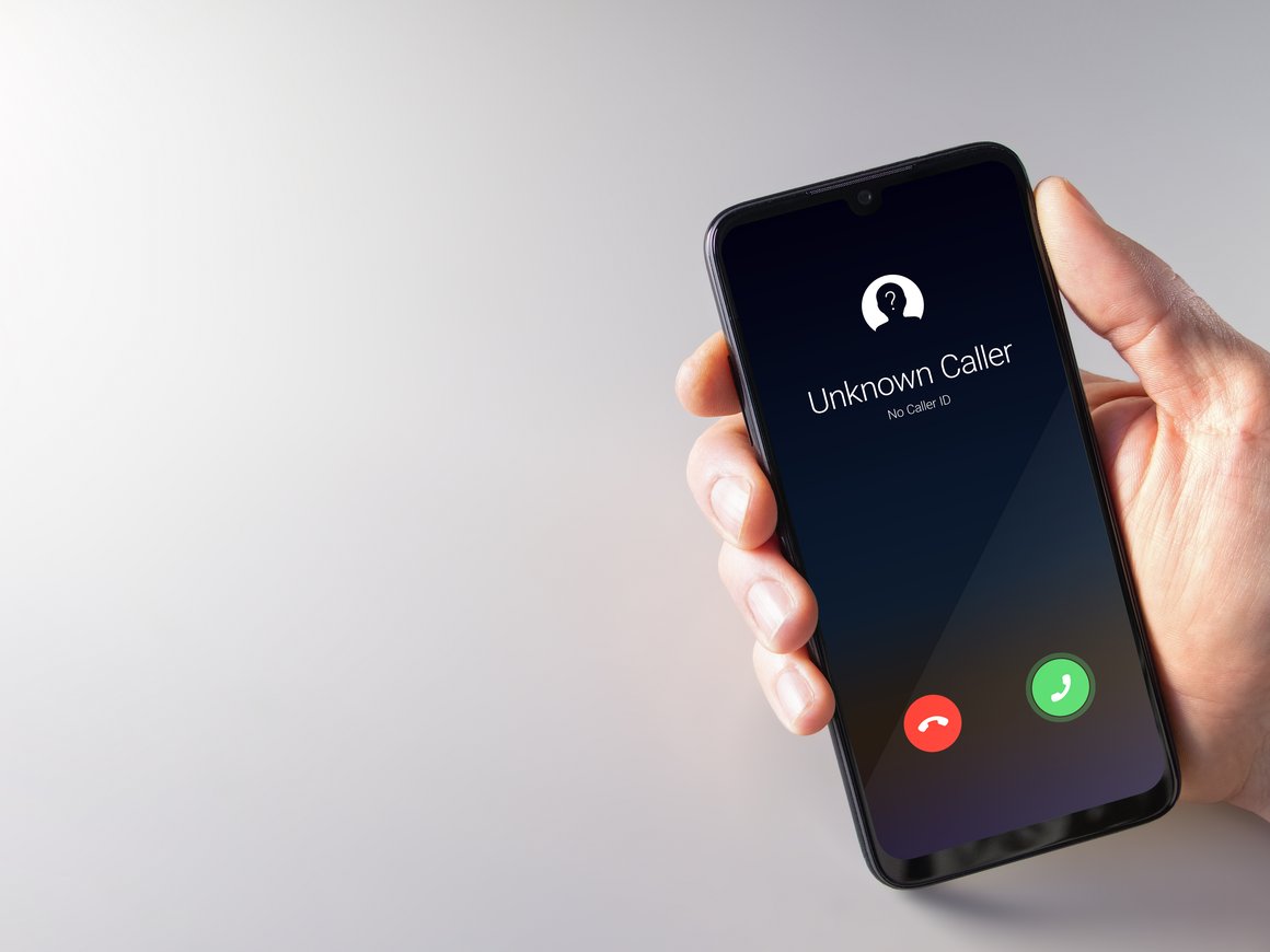 Телефонные мошенники стали использовать в своих схемах угрозу отключения банков от SWIFT