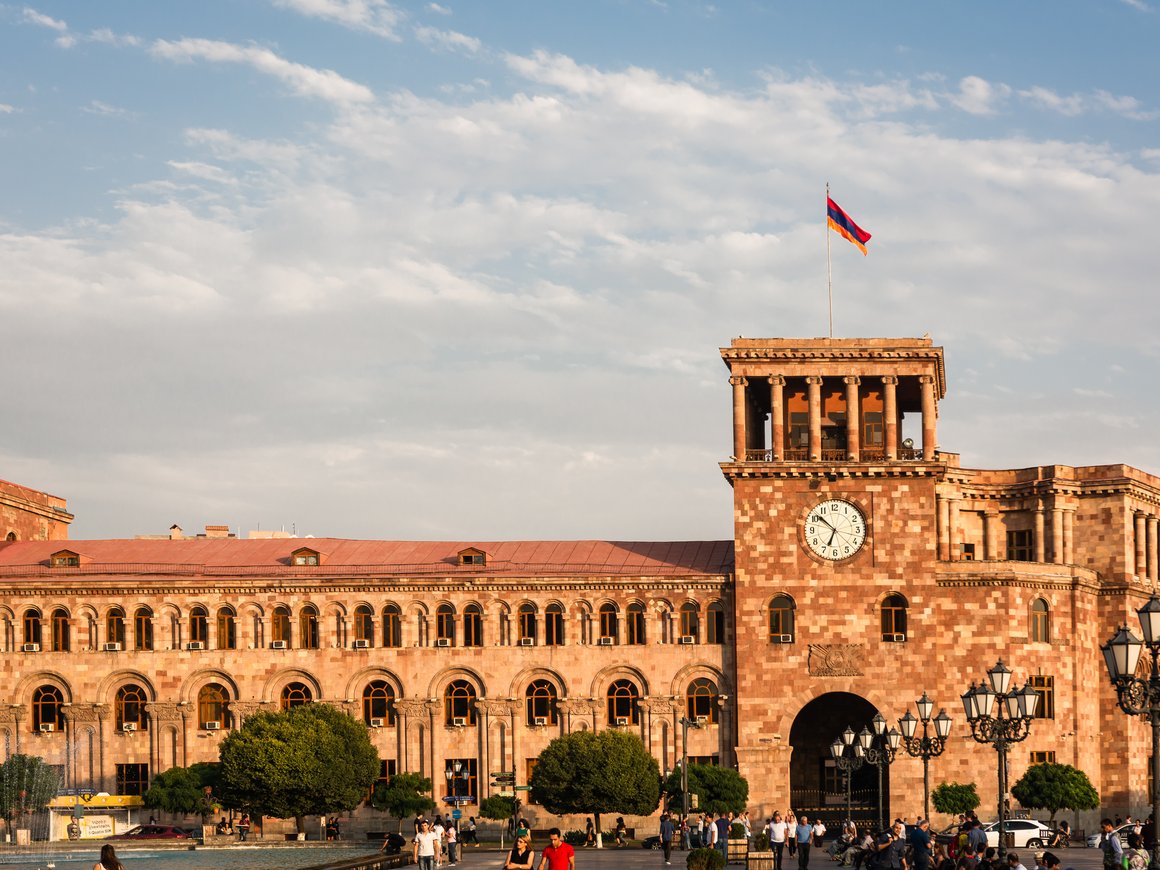 Банки Армении прекратили обслуживание карт «Мир»