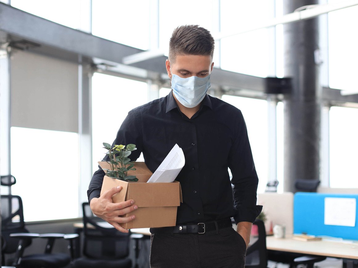 Каждый второй россиянин может потерять работу или часть доходов — исследование