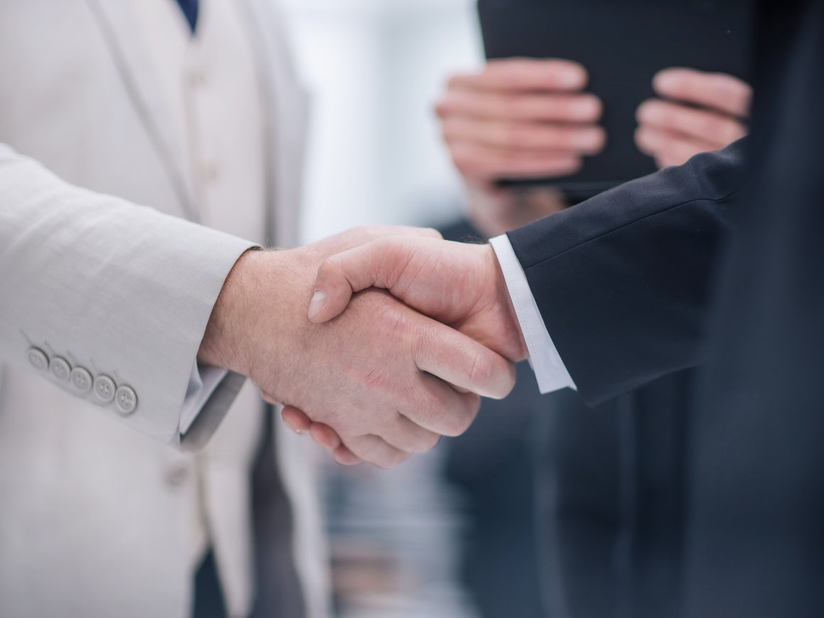 Продажи в B2B: как найти нужного человека на стороне клиента и подход к нему