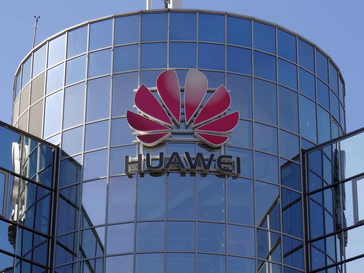 Еще одна крупная компания начала разрабатывать собственный аналог ChatGPT