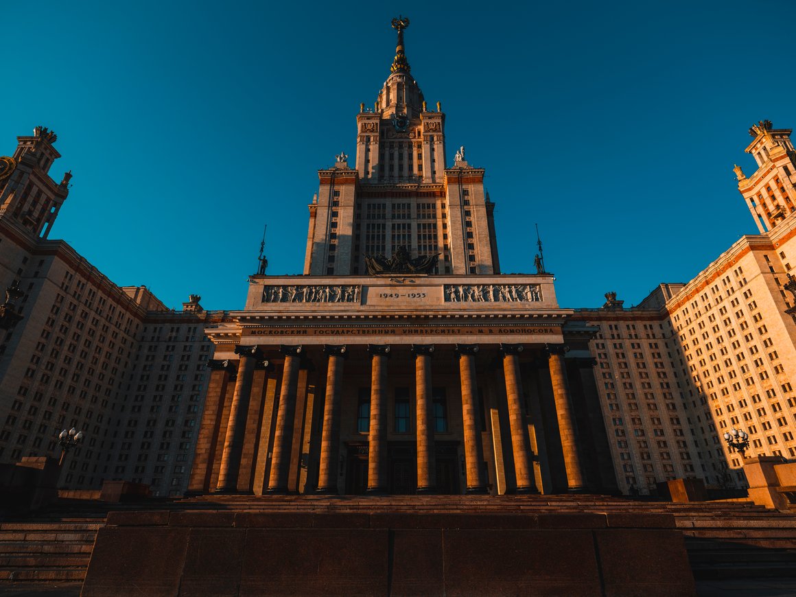 «Процесс поступления станет дороже». Российские вузы исключили из Болонского процесса — что это значит?