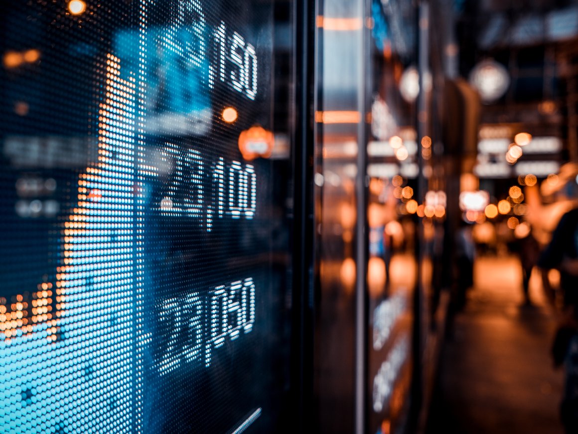 За два года «средний чек» инвестора снизился почти в три раза — Мосбиржа