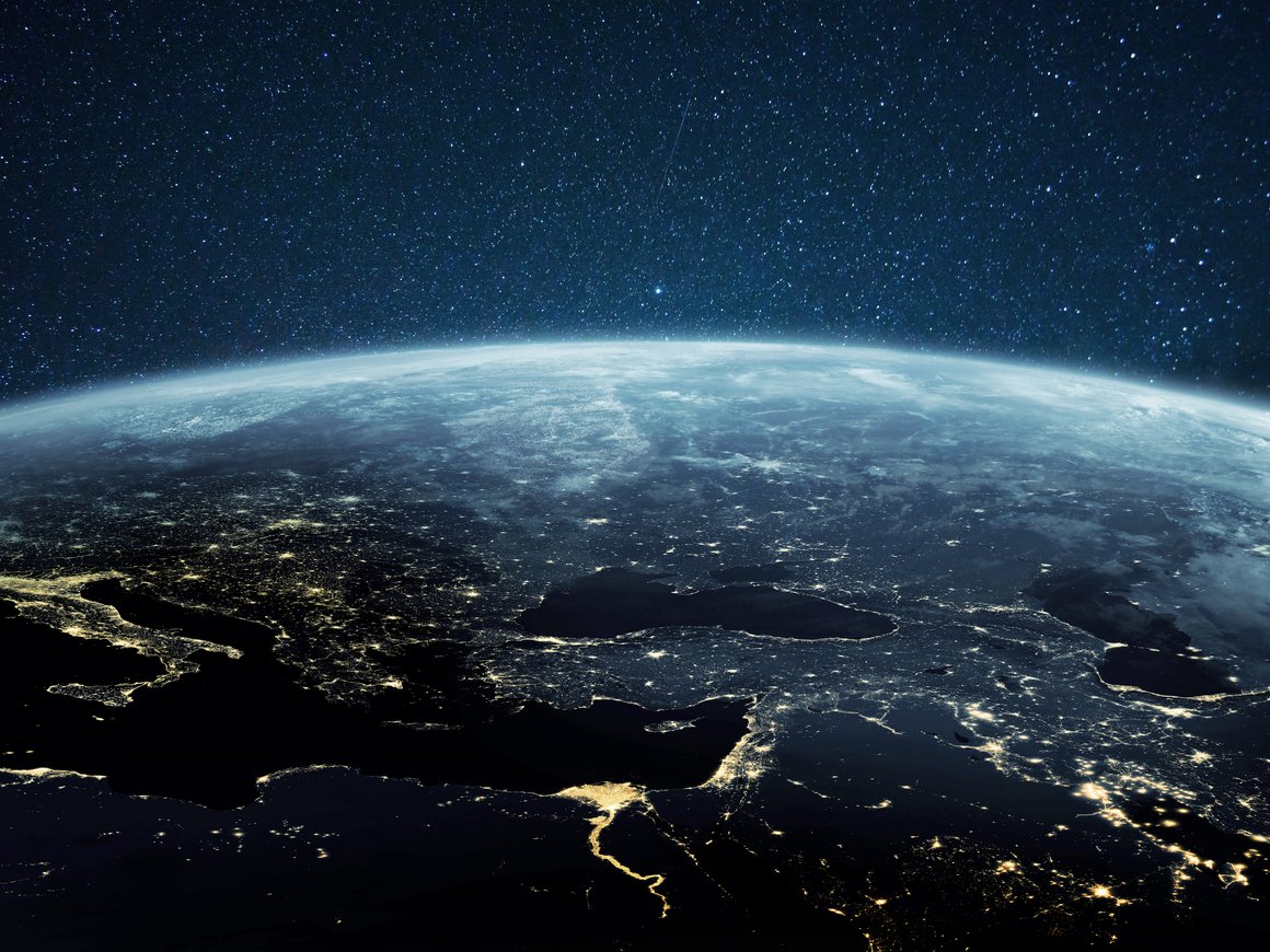 Космическая индустрия привлекает все больше инвесторов. И на это есть две причины