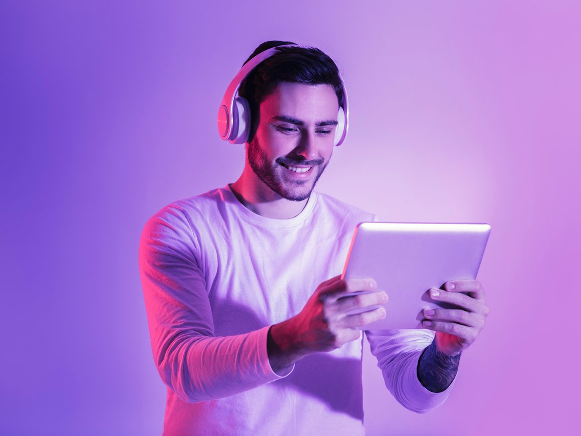 В России выпустили песню и клип, созданные в соавторстве с ИИ