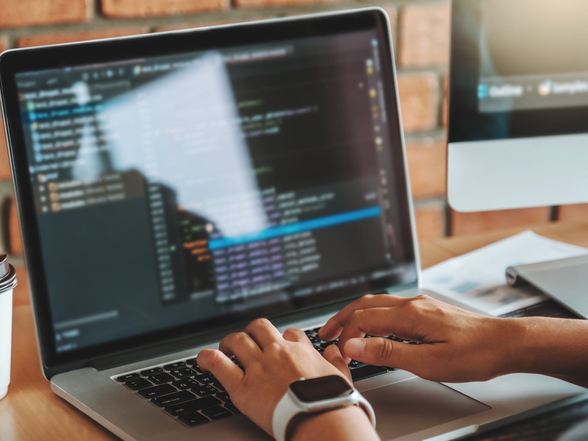 IT-специалисты, уехавшие из страны, продолжают работать в российских компаниях удаленно