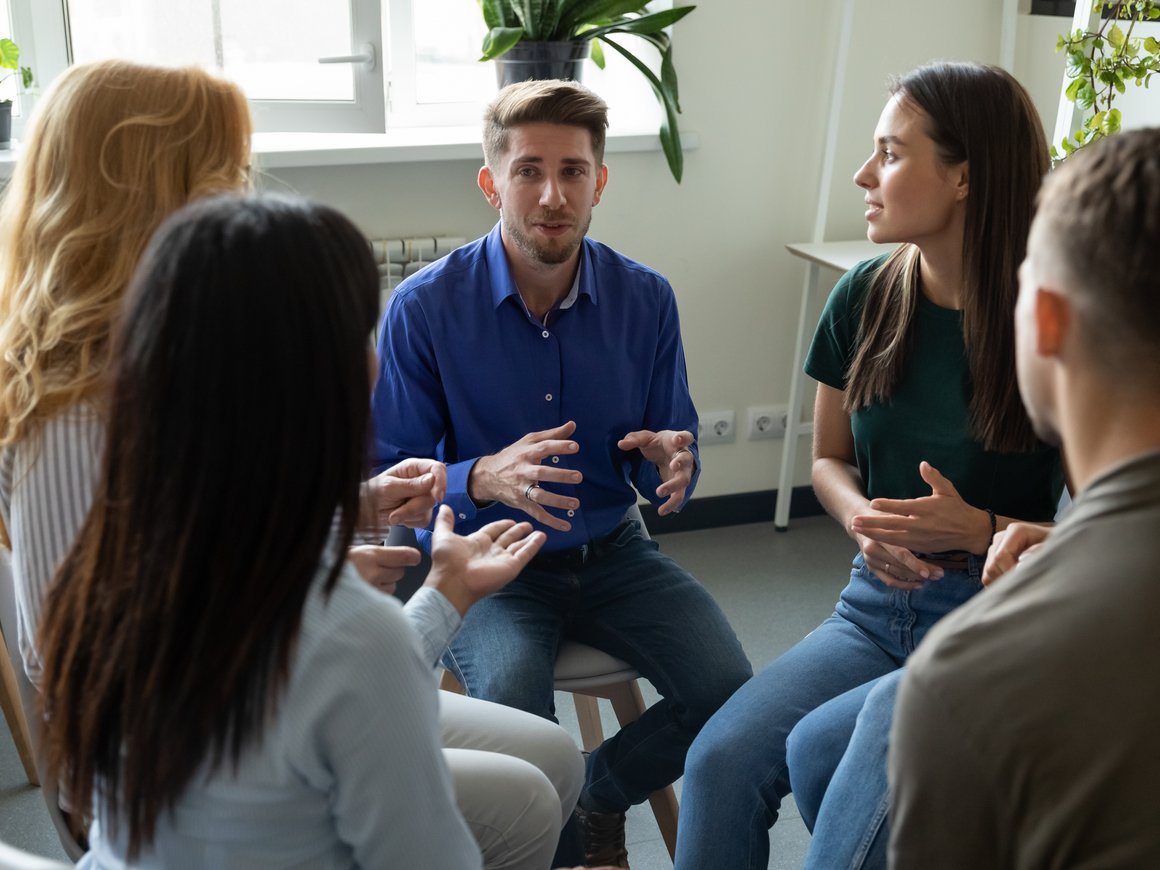 Честно преодолевая страхи: как руководителям и сотрудникам пережить реорганизацию компании