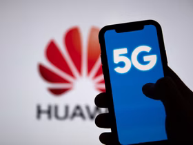 США ужесточают санкции против Huawei. Вот как компания справляется с ограничениями