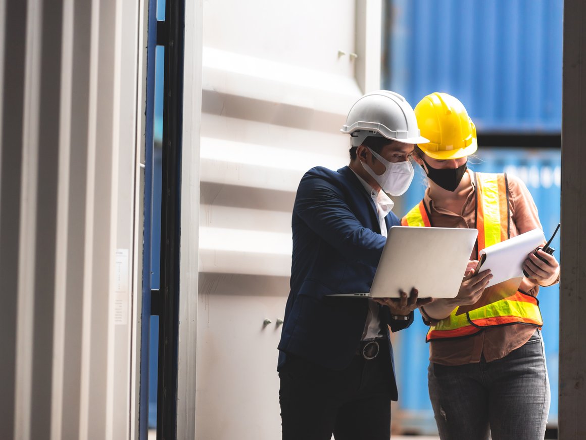 Бизнес попросил Минфин зафиксировать досанкционный курс рубля для расчета ввозных пошлин