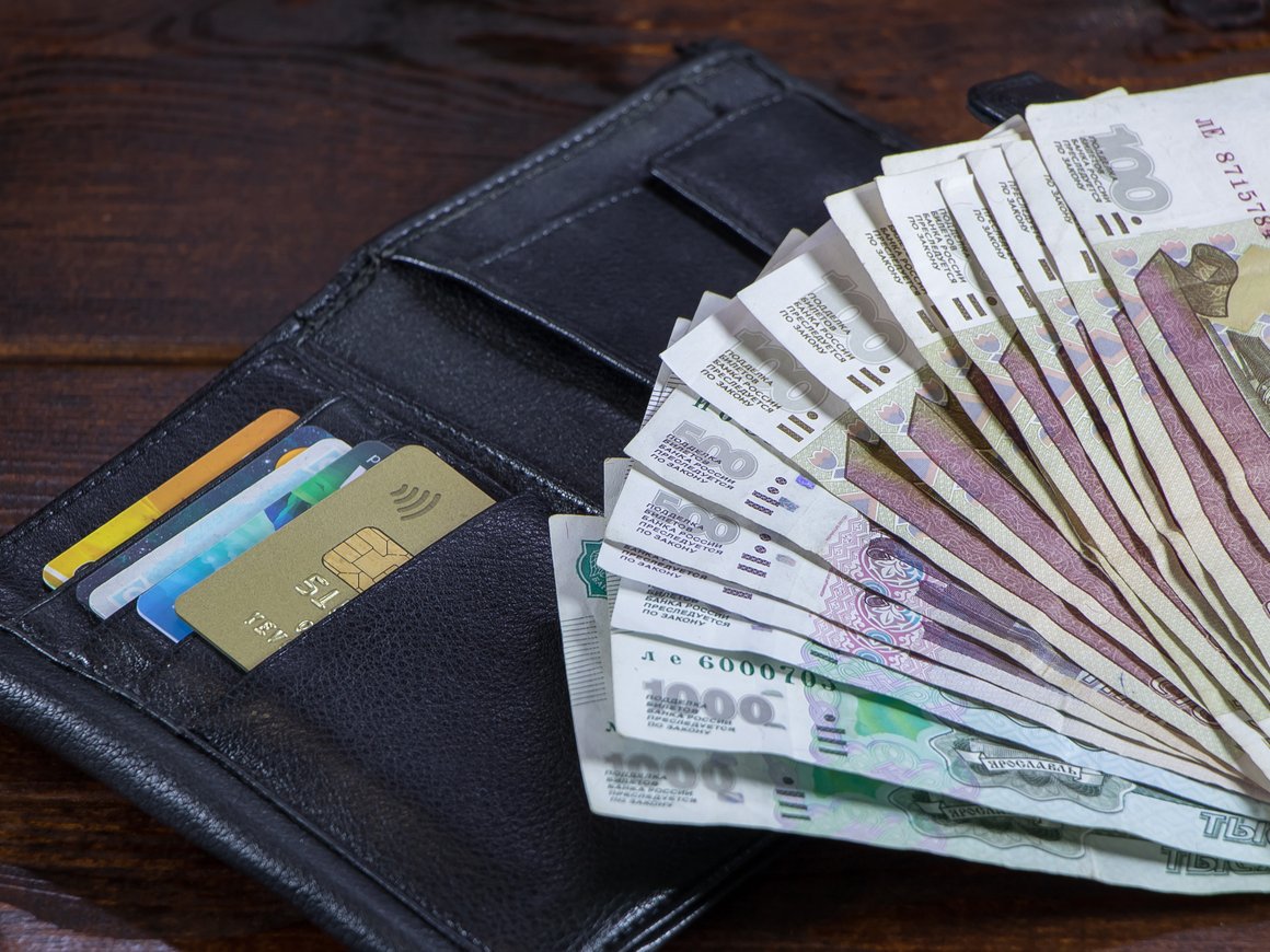 Зарплата от 300 тыс. рублей: названы самые высокооплачиваемые вакансии для москвичей