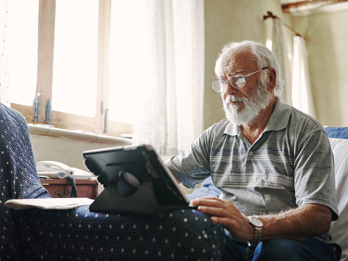 От голосовых помощников до девайсов: что ждет рынок технологий для пожилых людей