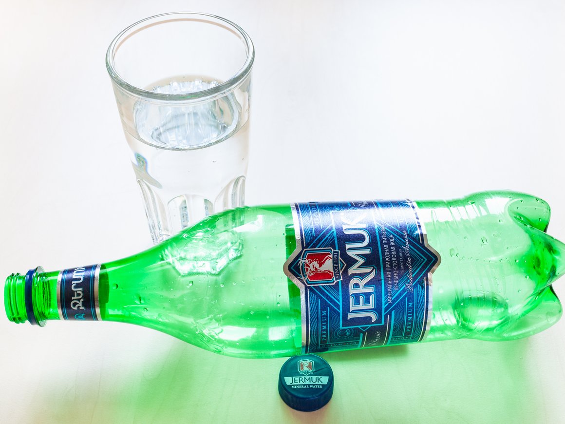 Семья погибшего от глотка «Джермука» бизнесмена подала иск к производителю на 1,5 млрд рублей