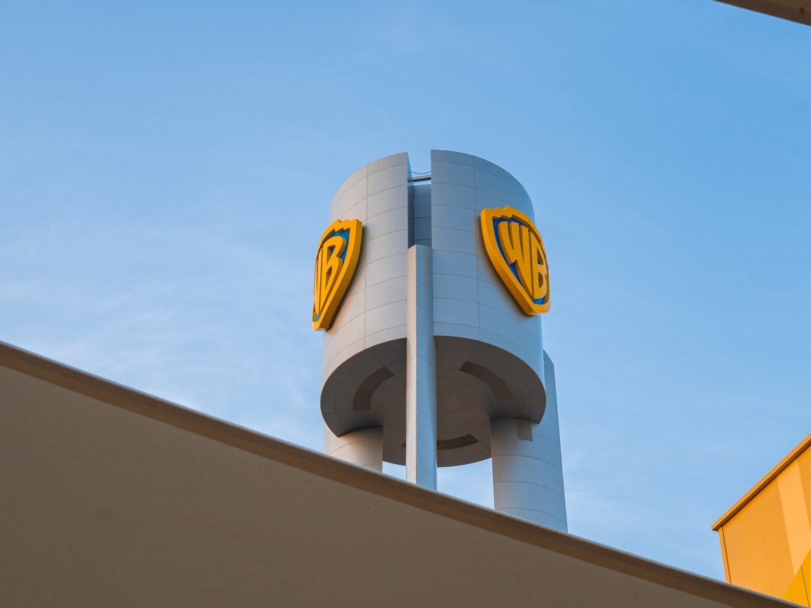 Минюст США попросили проверить слияние Warner Bros. и Discovery