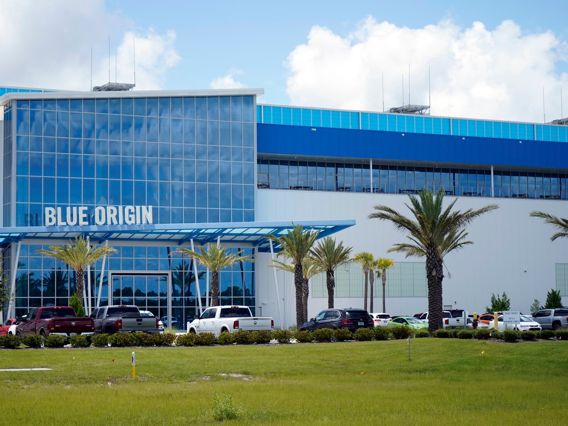 Blue Origin продала место в частной космической миссии за $28 млн