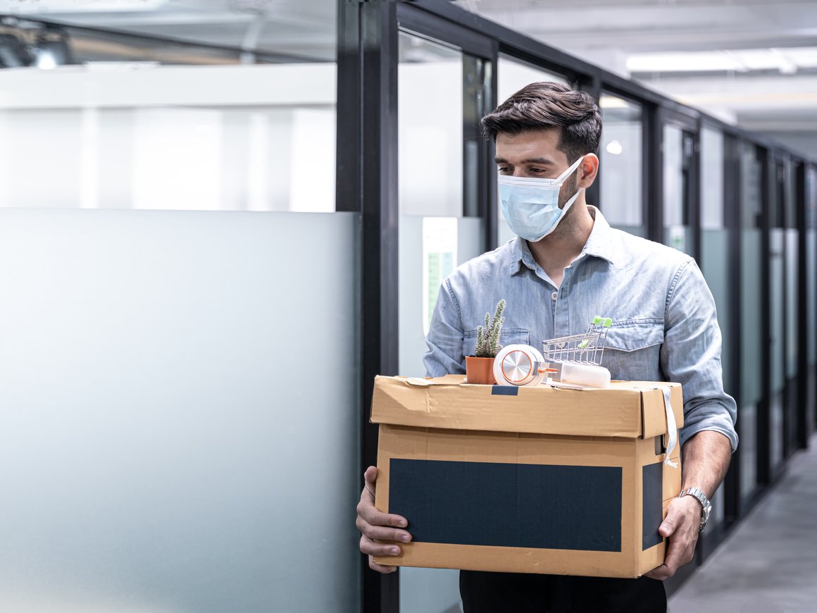 Как отстранить от работы непривитых: Роструд дал разъяснения