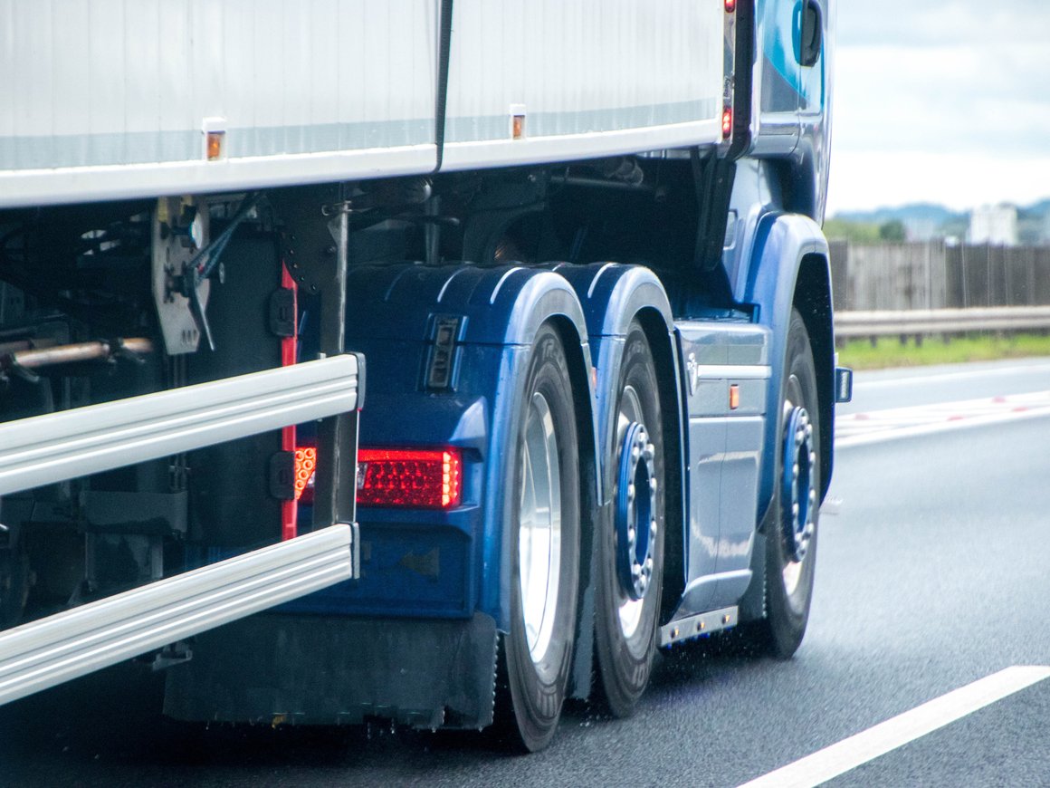 Госдума обязала грузовики вставать в электронную очередь для пересечения госграницы