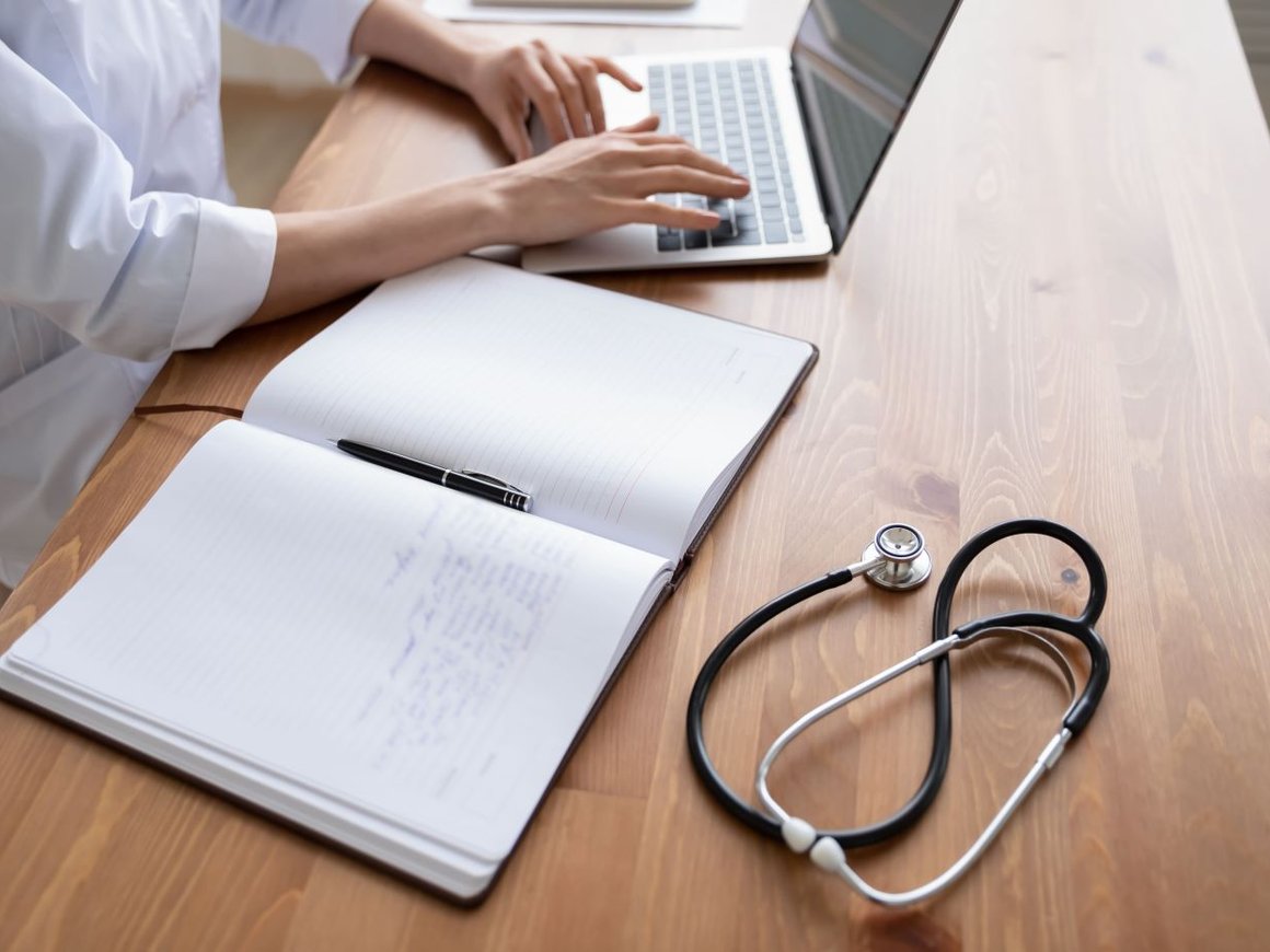 Как оформить электронную медкнижку